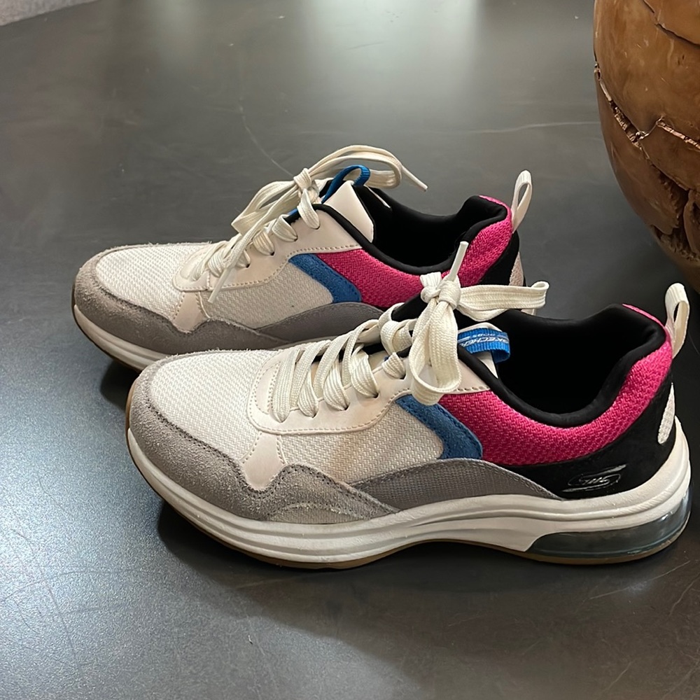 BOBS from SKECHERS SNEAKERS SIZE 6